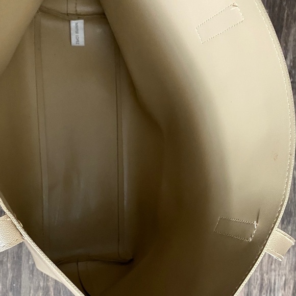 JLO Women’s Tote Handbag - Picture 5 of 7